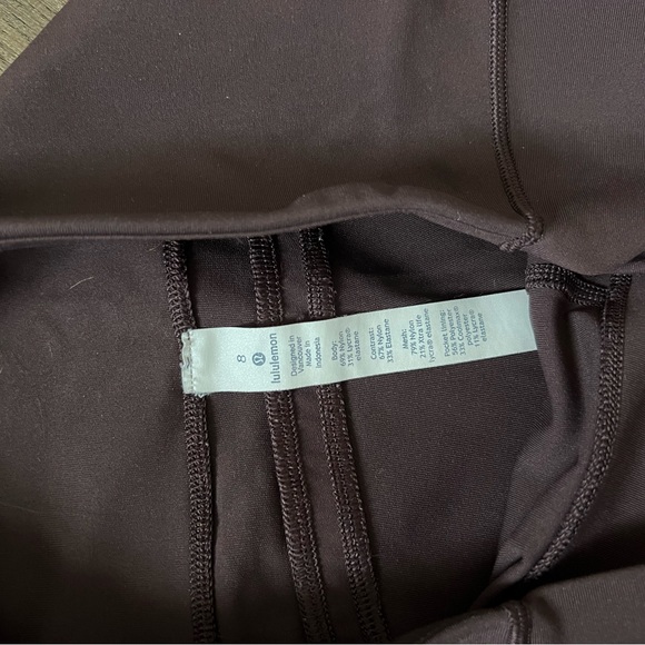 Lululemon maroon leggings with mesh - Picture 3 of 4